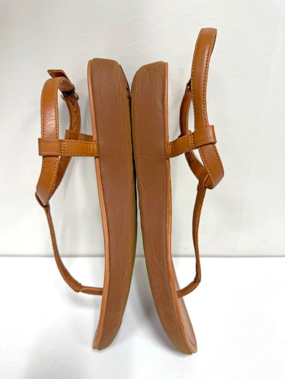 FitFlop Tia Toe-Thong Flat Sandal - Picture 3 of 10